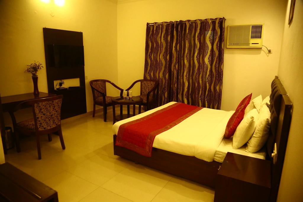 Hotel Smart Inn 2 New Delhi Luaran gambar